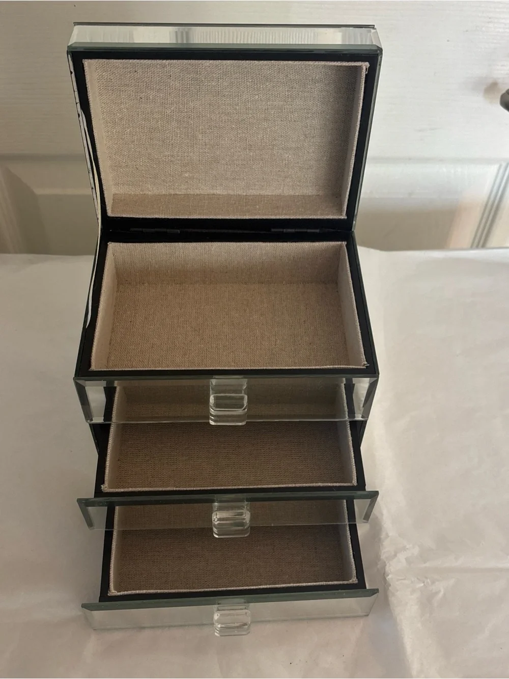 TAHARI Mirrored Glass Jewelry Box Lined crystal knobs